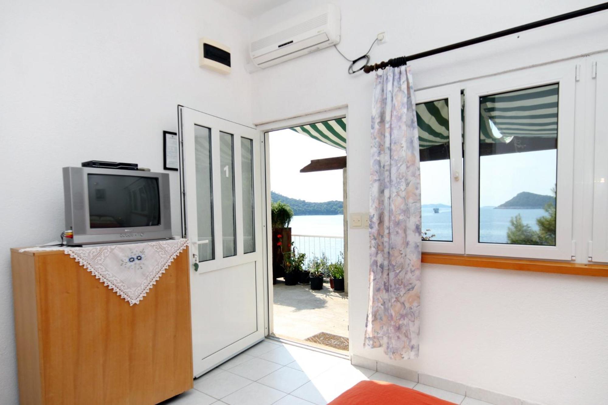 Apartments By The Sea Ubli, Lastovo - 8354 Uble Rum bild